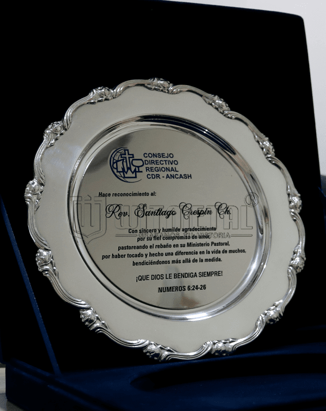 Plato-recordatorio-de-plaque-personalizado-grabado-bajo-relieve Plato-recordatorio-de-plaque-personalizado-grabado-bajo-relieve